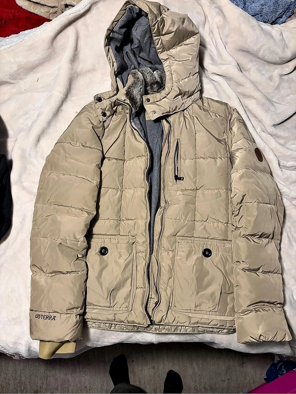 doTERRA Women's Beige Puffer Jacket Size XL